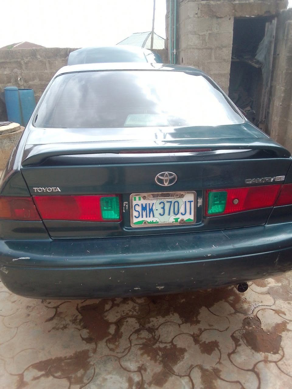 A picture of 2000 Toyota camry