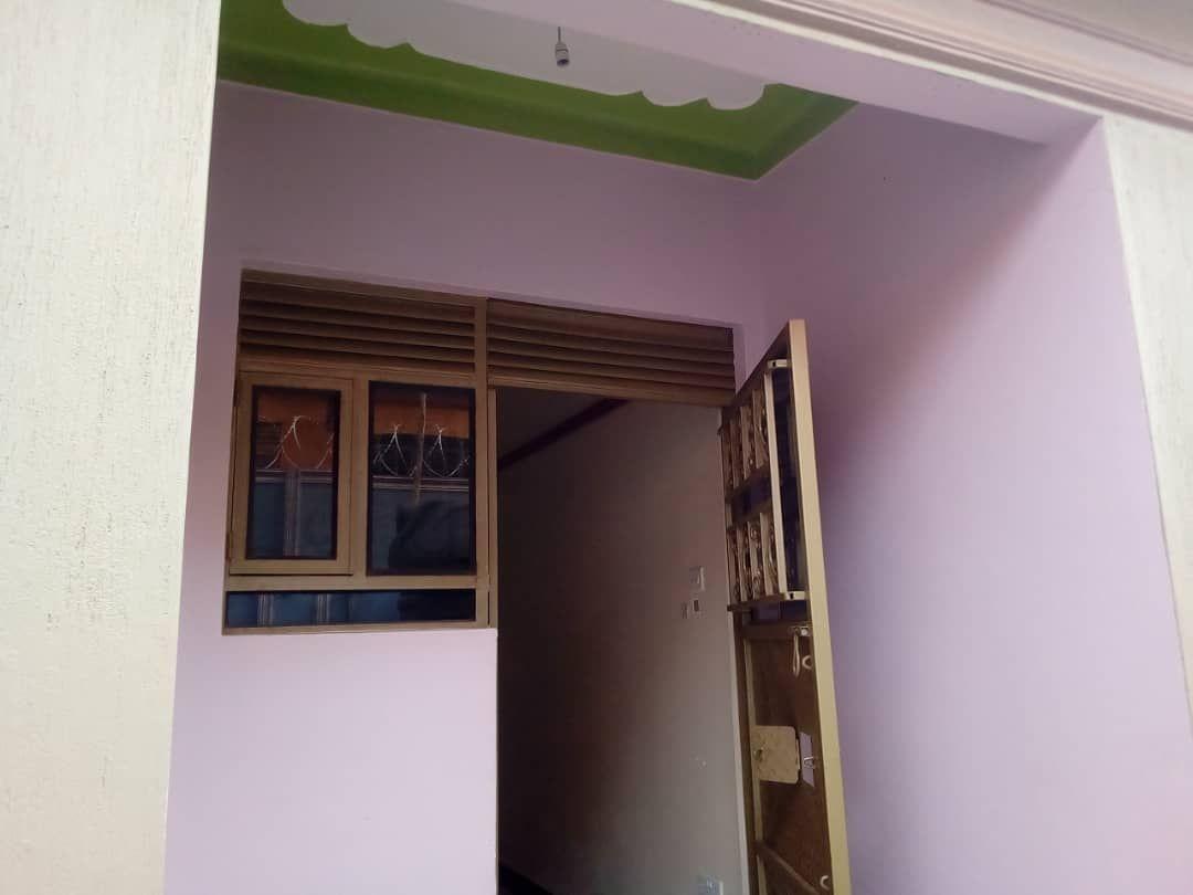 A picture of Single rms with bthrms for rent in Kawempe Katooke town