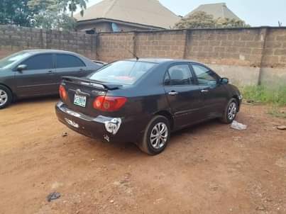 A picture of Corolla 2004
