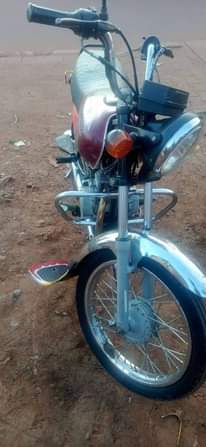 A picture of 2019 Bajaj boxer 100