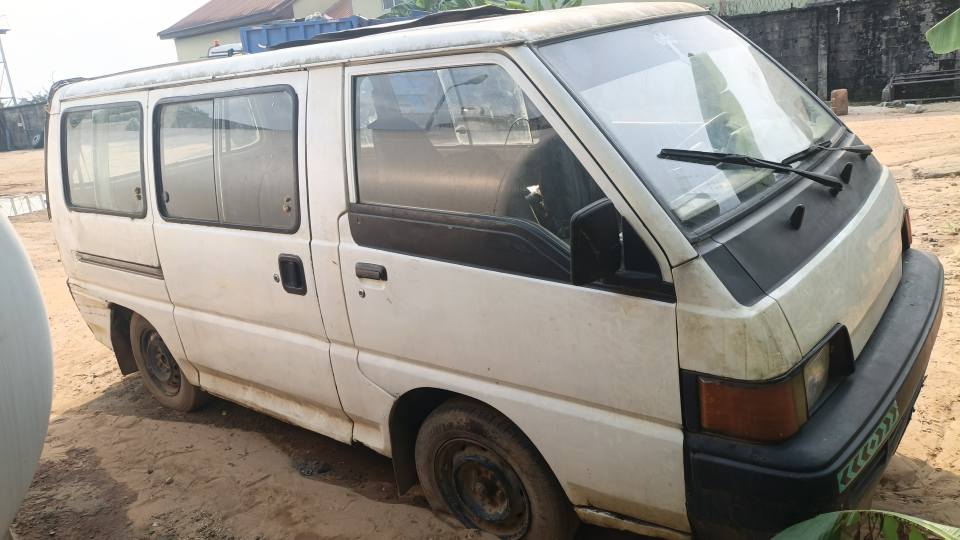 A picture of MITSUBISHI L300