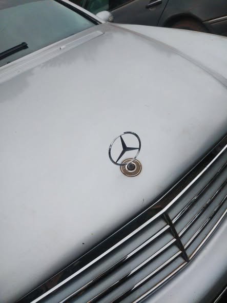 A picture of 2000 Germany benz