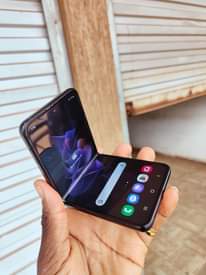 A picture of Samsang Galaxy Z Flip3 5G 980k