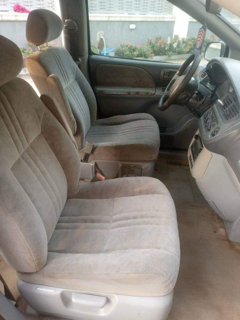 A picture of 2002 Toyota sienna