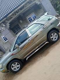 A picture of Rx 300 lexus