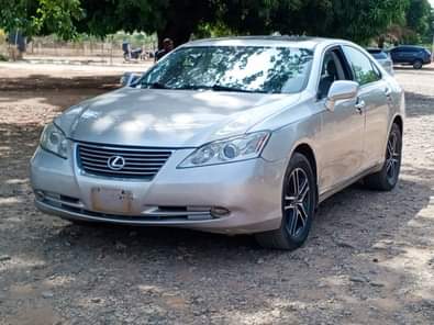 A picture of 2008 ES350 in super pristine condition untampered engine AC working