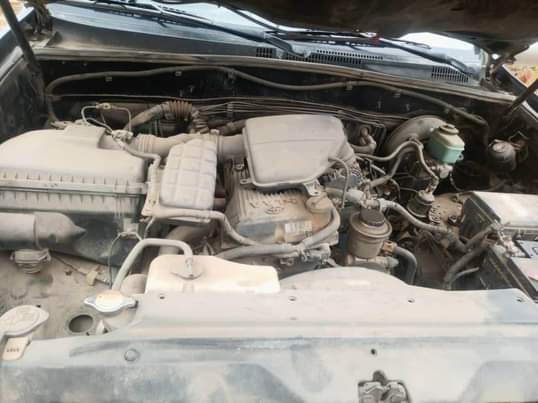 A picture of 2010 Prado everything working .. buy and drive going for