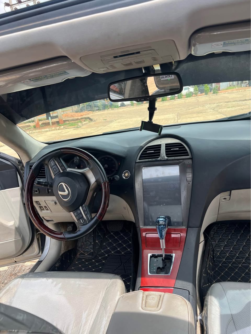 A picture of Lexus ES350 price 11.9m