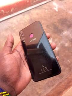 A picture of Infinix s4