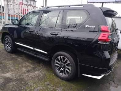 A picture of Distress distress Brand new land cruiser Prado going for as