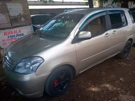 A picture of Toyota Raum inatupwa hiyo