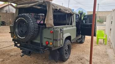 A picture of Defender Full a c Full documents Bei .........35M T5 engine