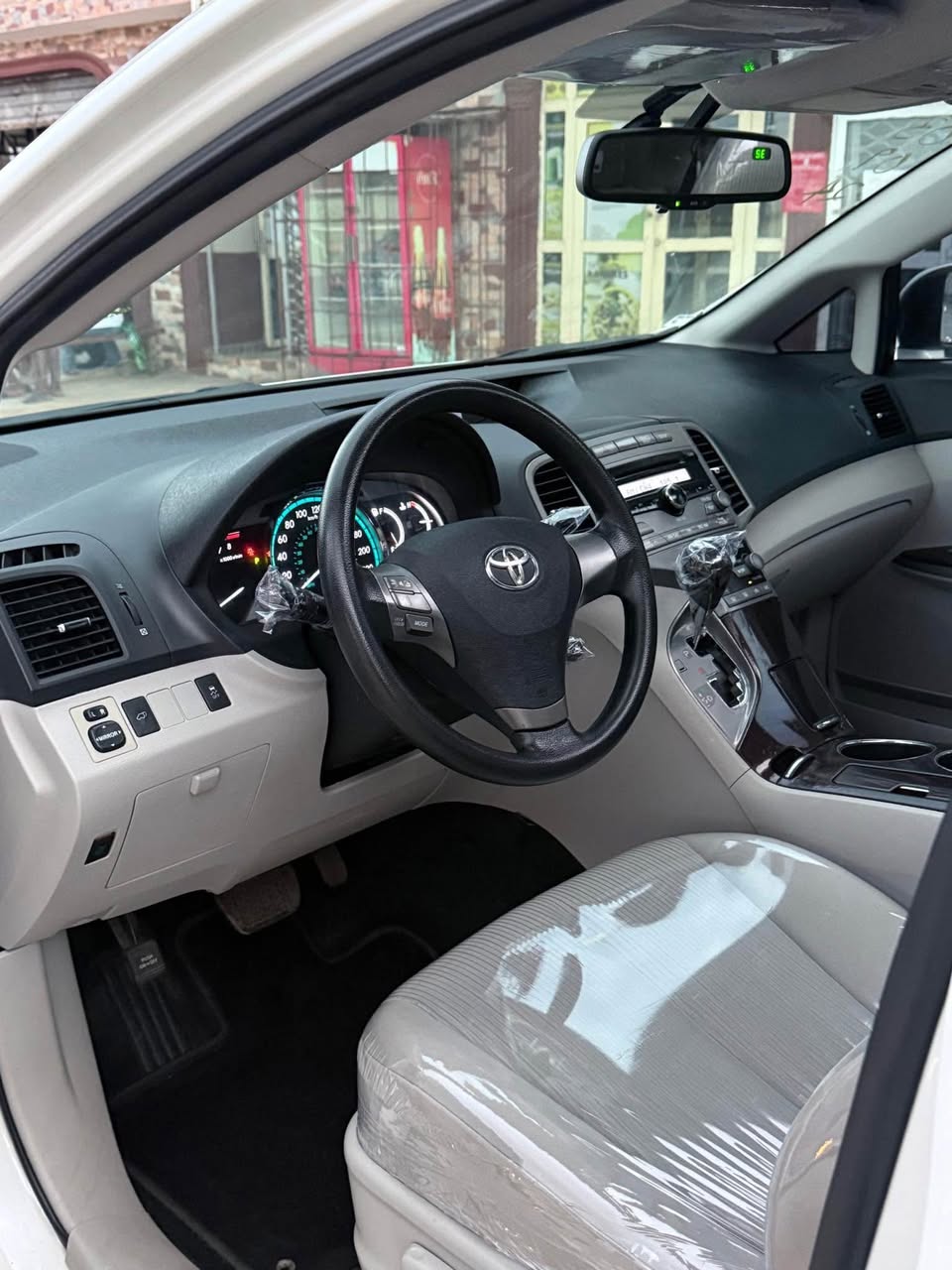 A picture of REG BY MISTAKE TOYOTA VENZA 2010 FULL OPT WITH PANO
