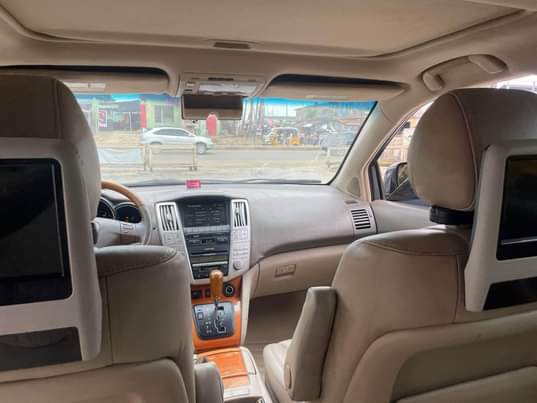 A picture of 2008 Lexus RX350 with sound engine and gear chilling ac