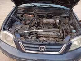 A picture of Honda CR V Engine and gear topnotch AC chilling Very