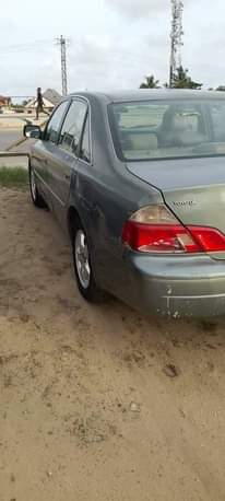 A picture of 2002 Toyota Avalon