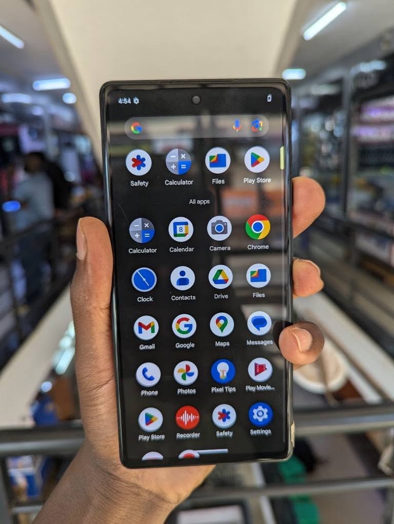 A picture of GOOGLE PIXEL 6 AVAILABLE AT 650000