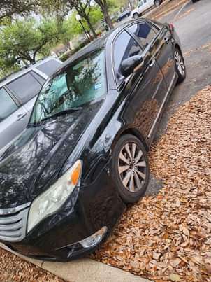 A picture of 2011 Toyota Avalon Sedan 4D
