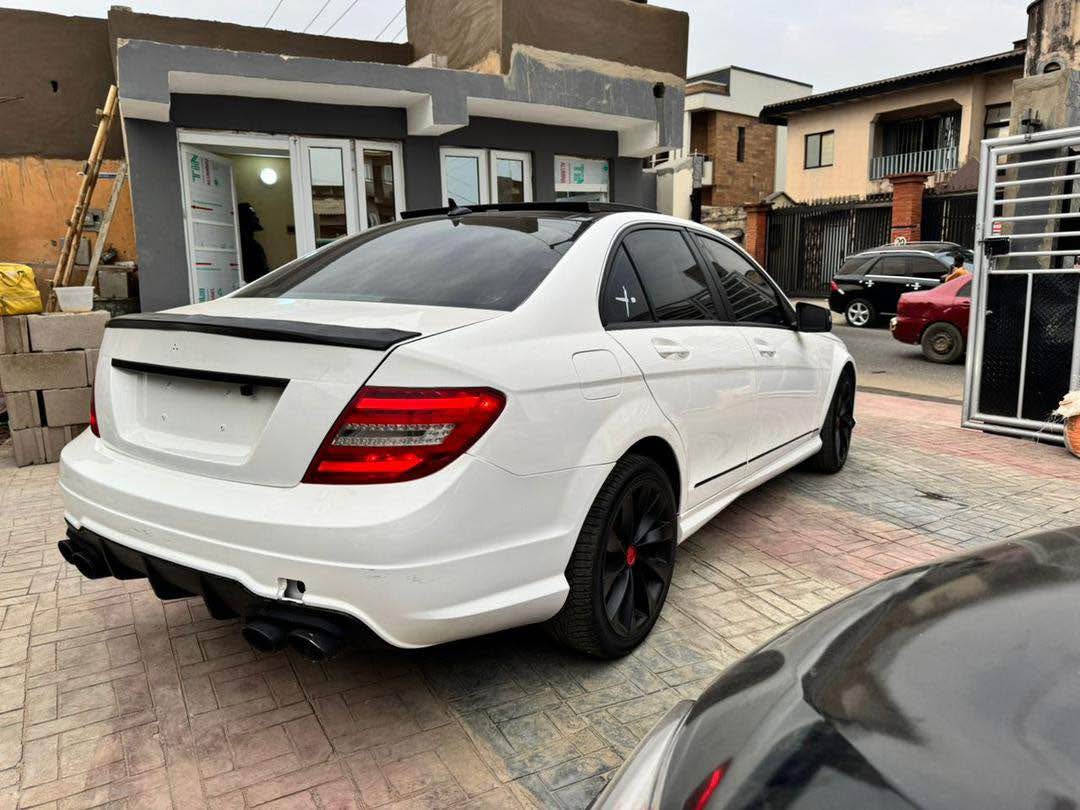 A picture of Mercedes C300 2009 Toks Standard 