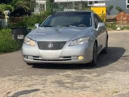 A picture of 2009 Lexus Es350 Very sound Registered with panoramic roof view
