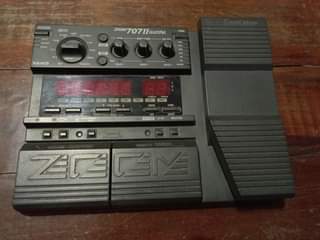 A picture of Zoom 707II guitar effects