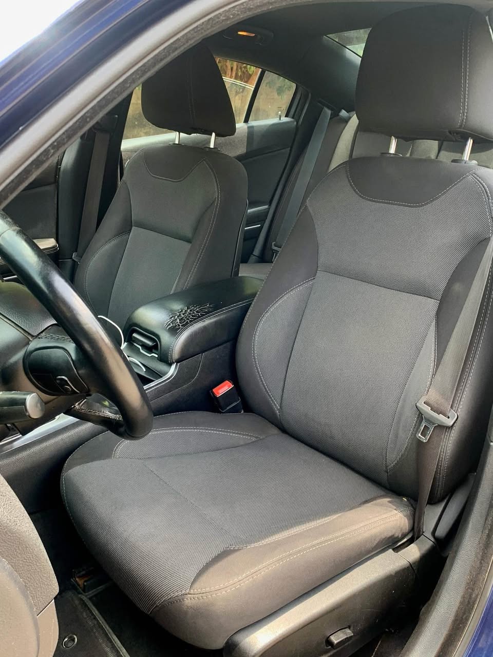 A picture of Unregistered 2015 Dodge charger SXT