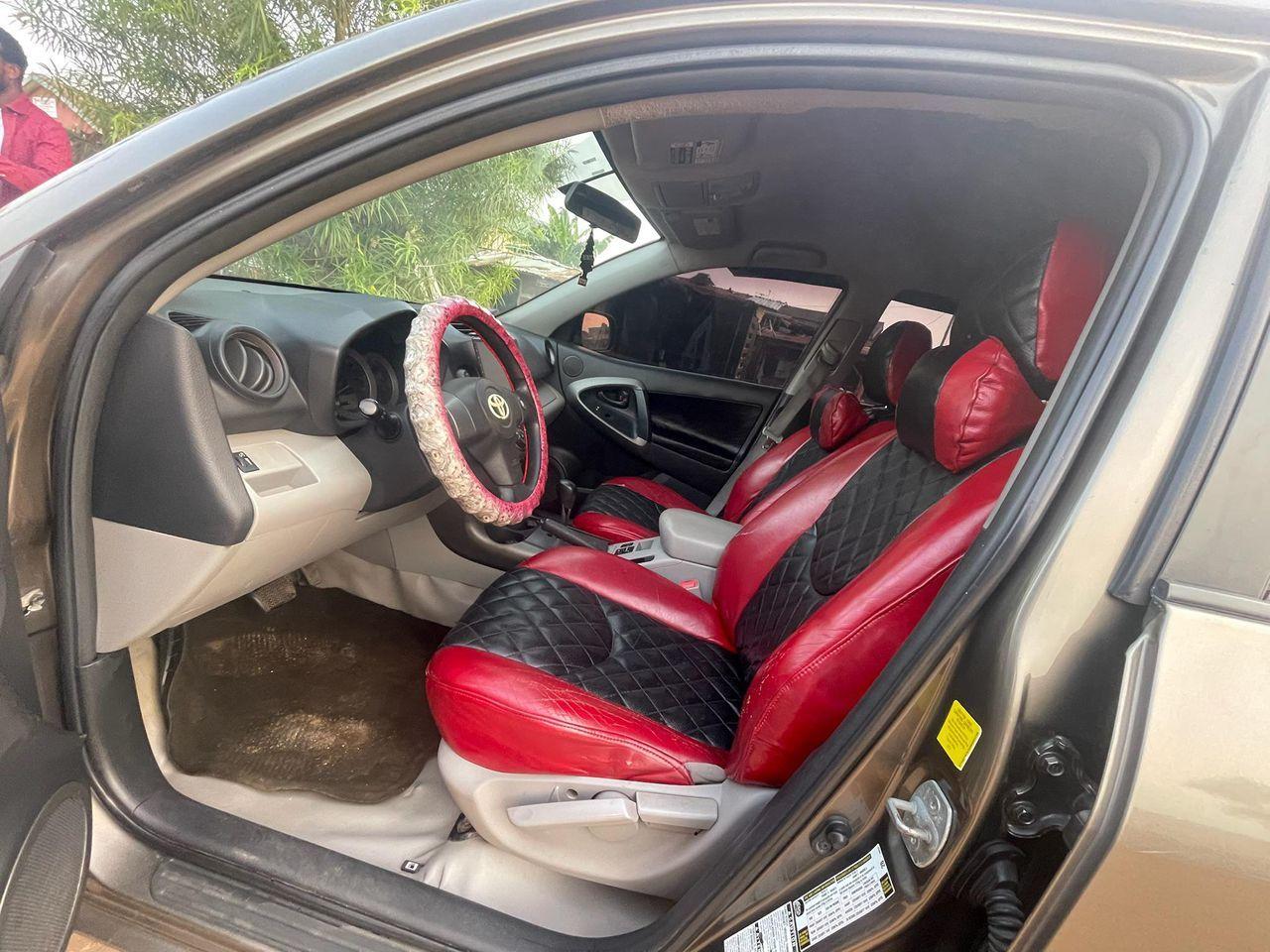 A picture of Toyota Rav 4 2011