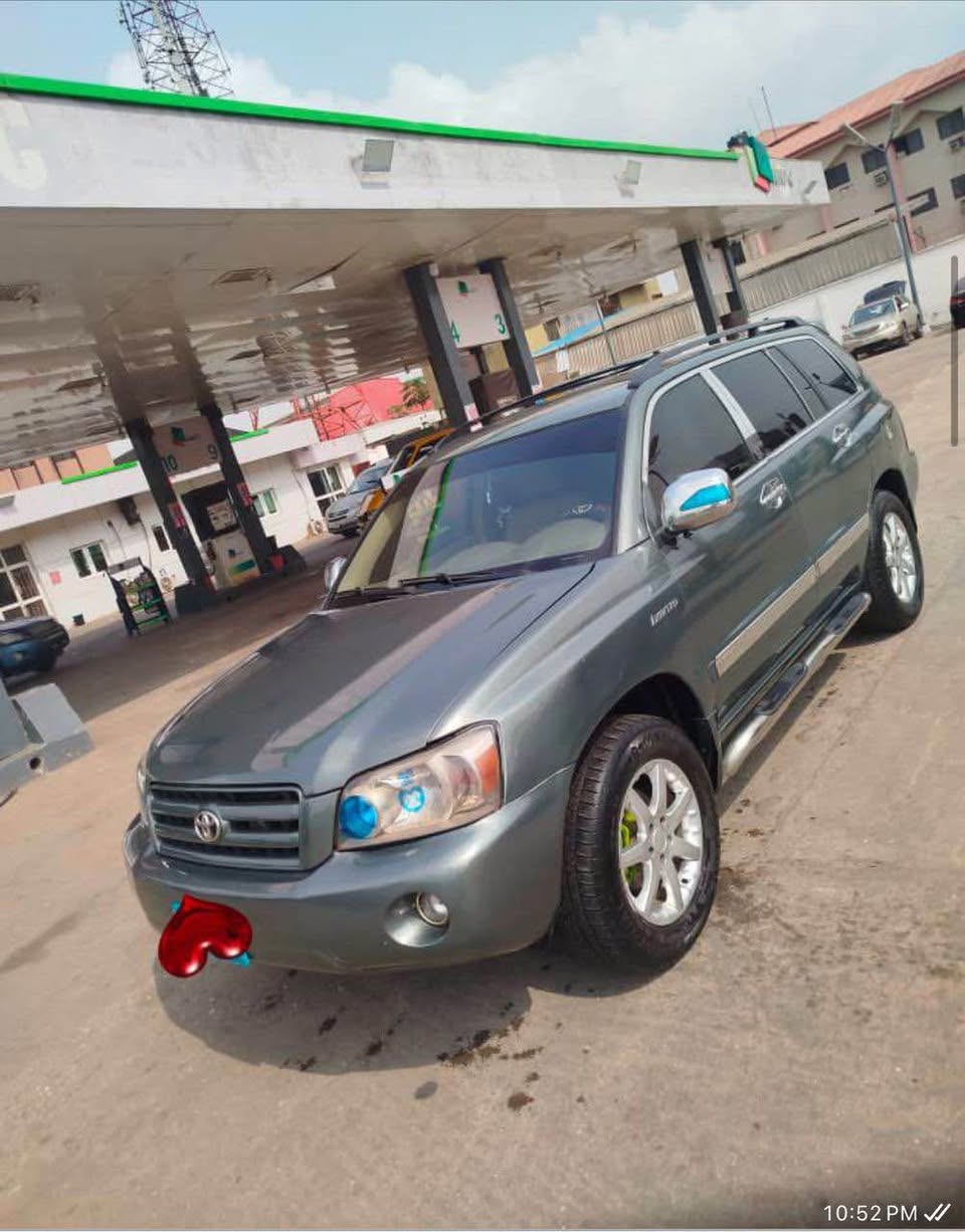 A picture of Toyota Highlander Limited 2007 Few months with first body super