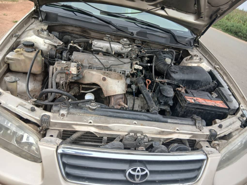 A picture of Distress Super sharp 2002 Toyota Camry big light with sound