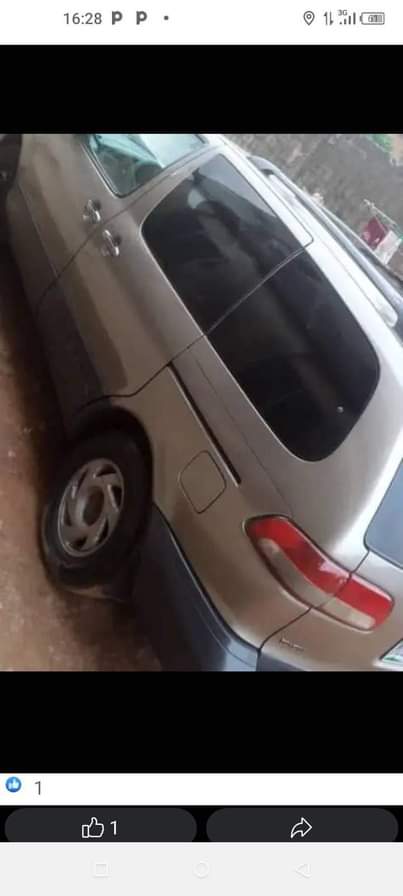 A picture of 2000 Toyota Sienna