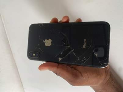 A picture of Iphone x