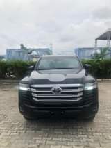 A picture of Toyota land cruiser bullet proof 2022 with captain seats