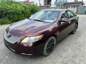 A picture of Toyota Camry 2010 model With an ANDROID SCREEN Neatly baked