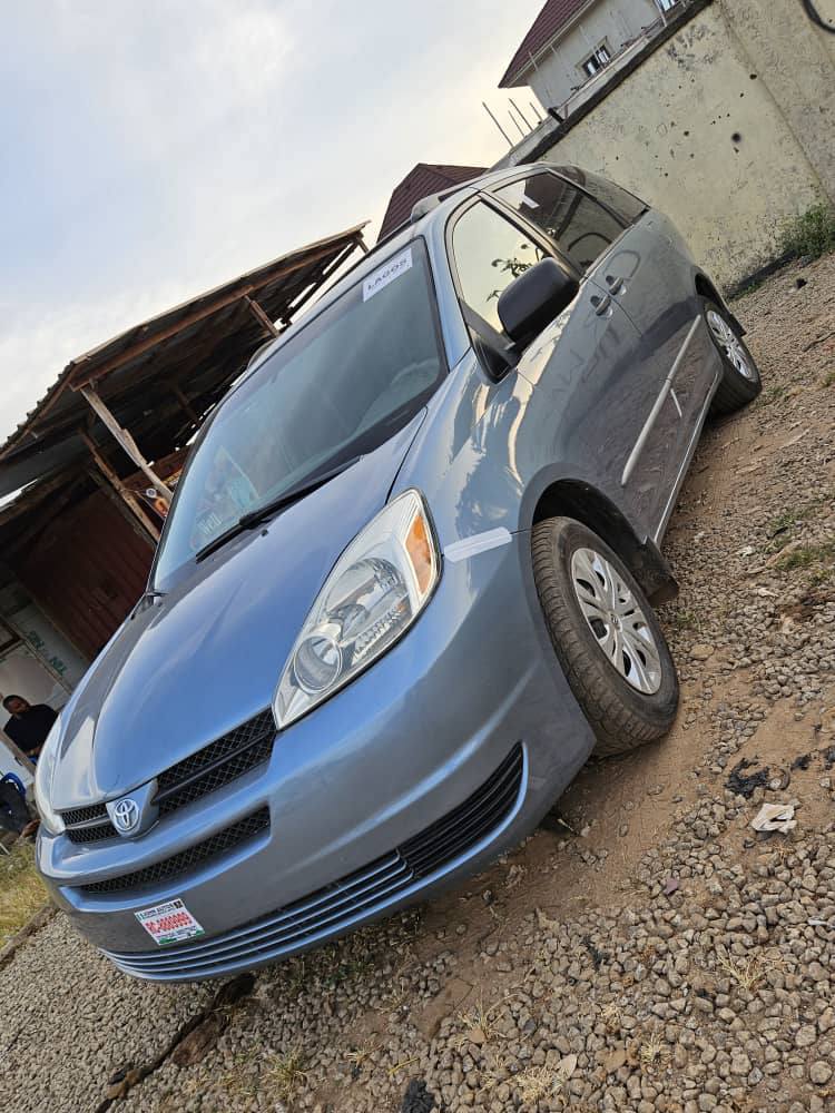 A picture of Car