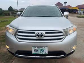 A picture of highest grade highlander 012 model buy and drive everything in