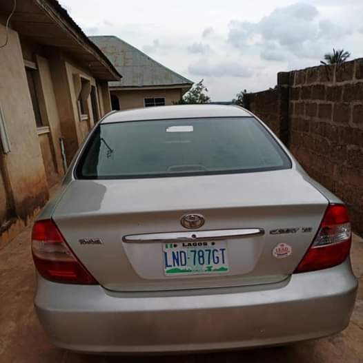 A picture of TOYOTA Camry 2005
