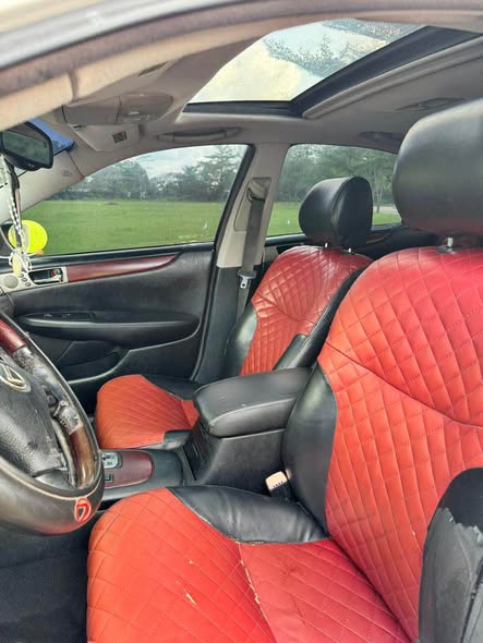 A picture of Sharp 05 Lexus Es330 available for sale in Lagos Complete