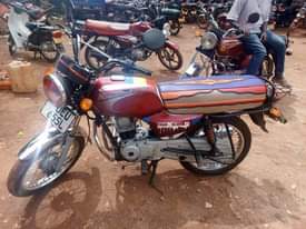 A picture of 2020 Bajaj boxer 100