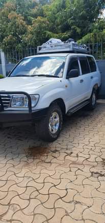 A picture of GX V8 LAND CRUISER