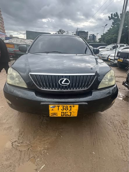 A picture of Toyota harrier new Milion 13 5 Cc2990 0767900433 Location Kinondoni