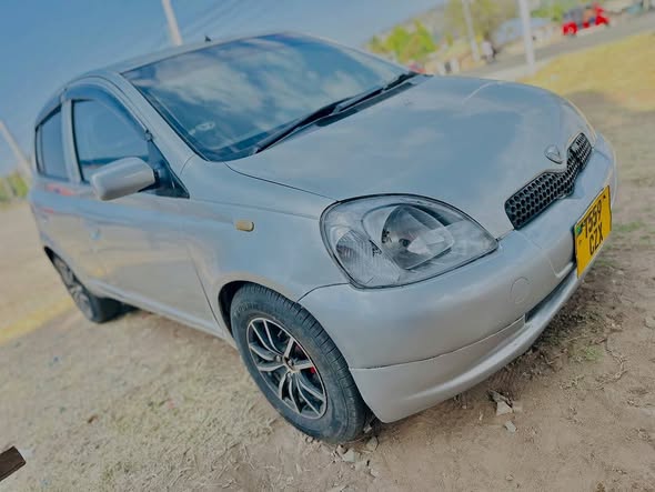 A picture of TOYOTA VITZ Rs Bei 5 9million Tu Iko Mwanza Gearbox