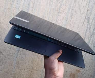 A picture of Acer i5 laptop