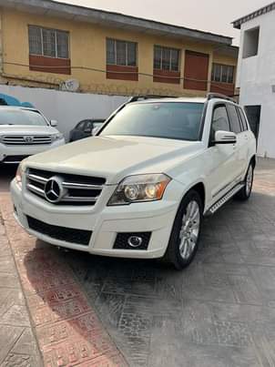A picture of Mercedes GLX