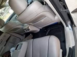 A picture of 2011 TOYOTA VENZA 4 plugs Toks Equivalent Full Option Nothing