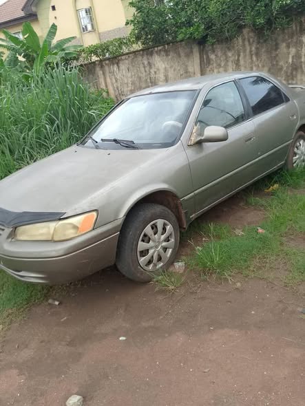 A picture of Toyota Camry tiny light
