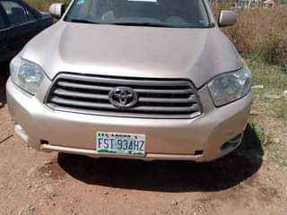A picture of 2010 TOYOTA Highlander