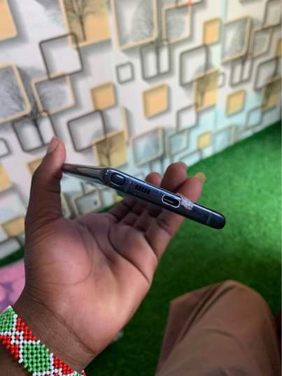 A picture of Samsung galaxy Note 10 Gb256 8