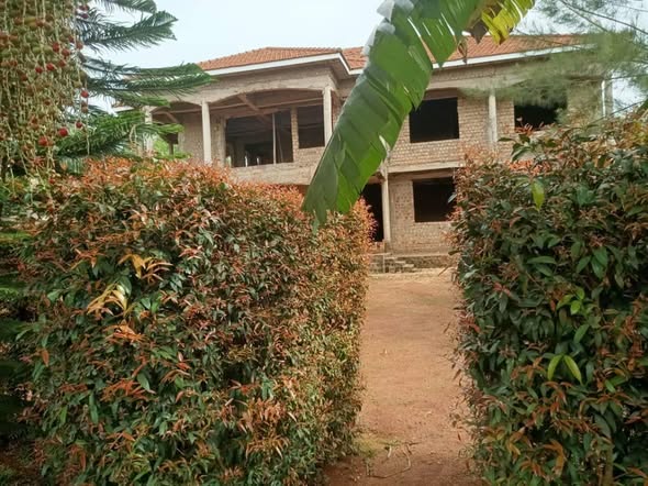 A picture of MONEY NEEDED URGENTLY Shell strong flat house on sale at
