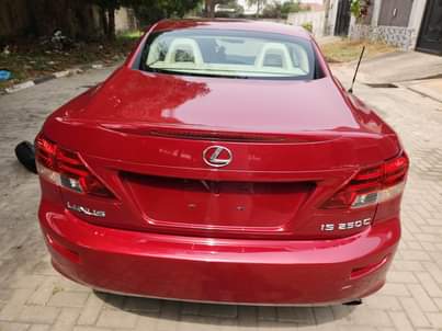 A picture of Lexus IS250 convertible