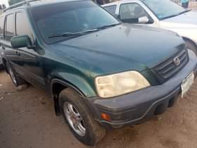 A picture of Honda crv 2000 model 4 sale Clean first body and